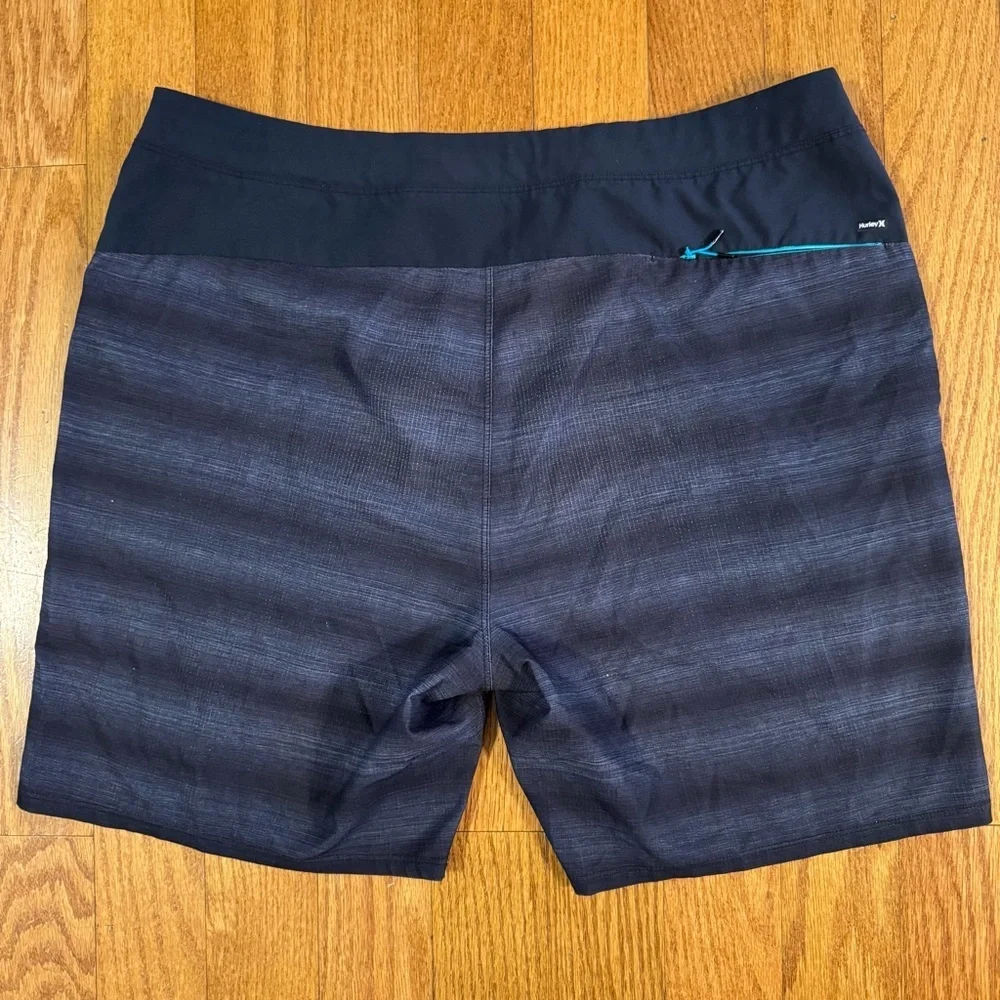 Hurley Men's Striped Shorts Black Size L